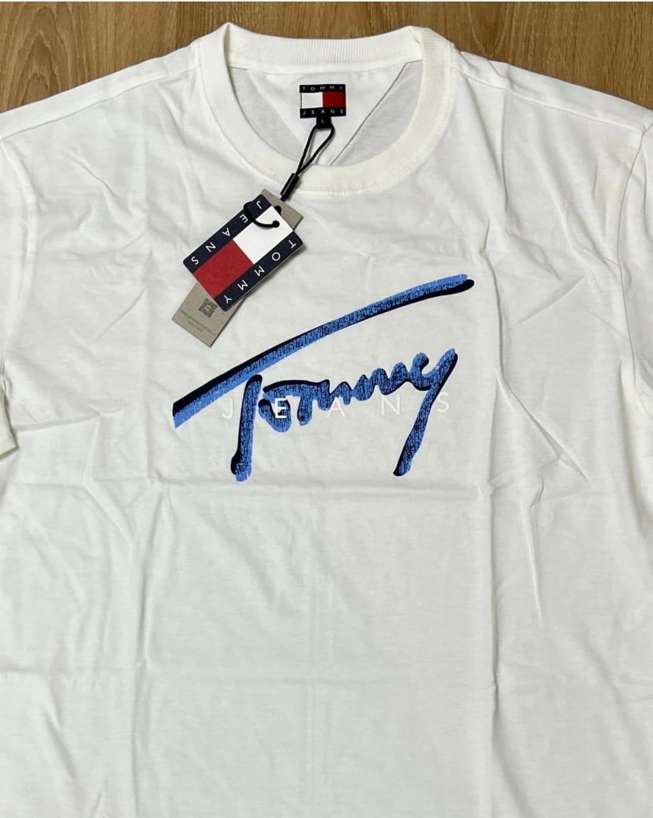 Tommy Hilfiger T Shirt in Off White