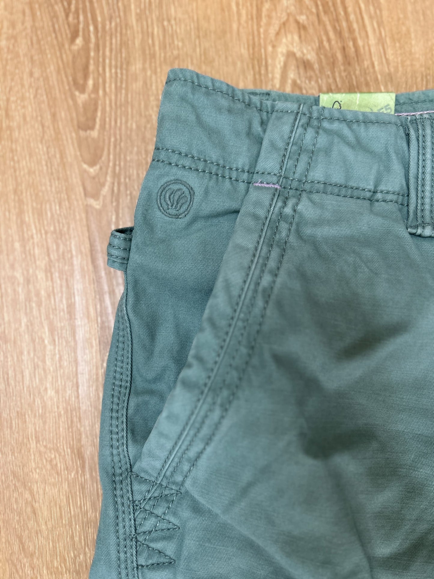 Fat Face Cargo Shorts in Green