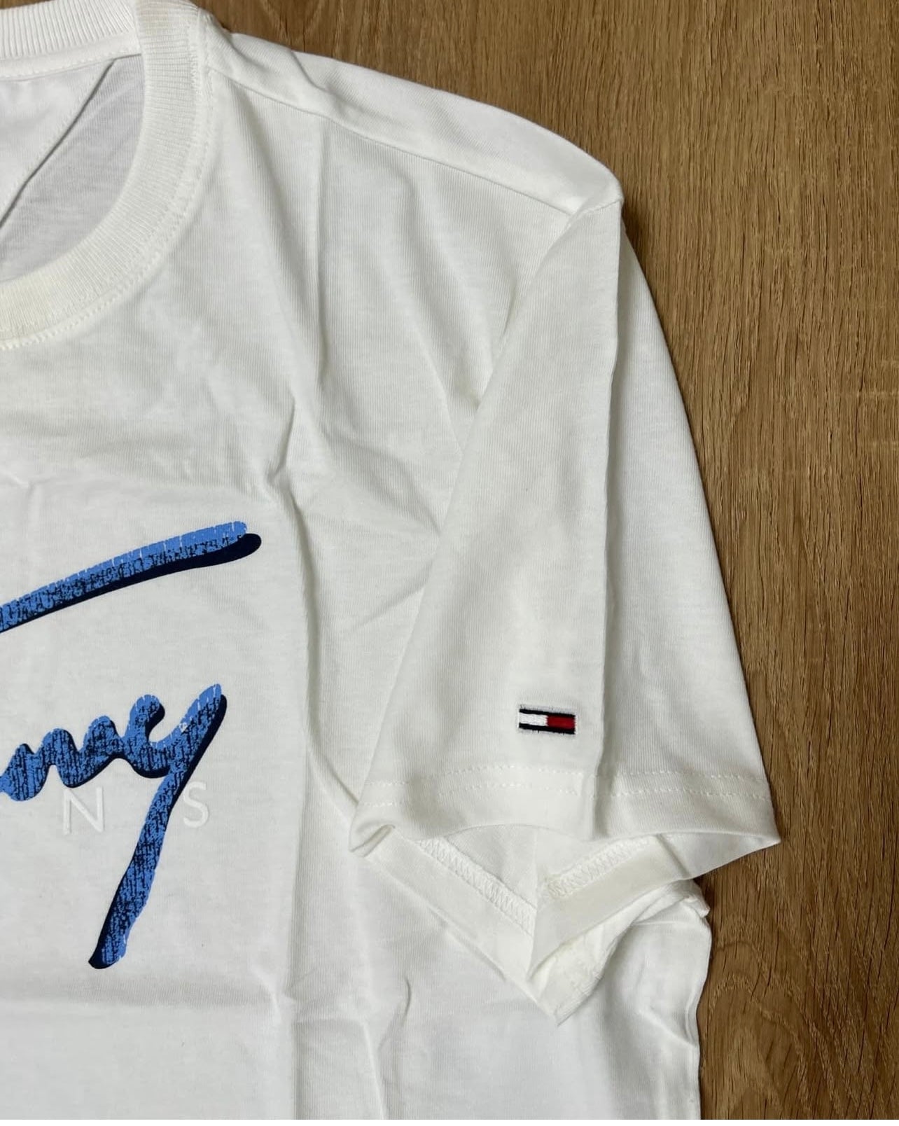 Tommy Hilfiger T Shirt in Off White