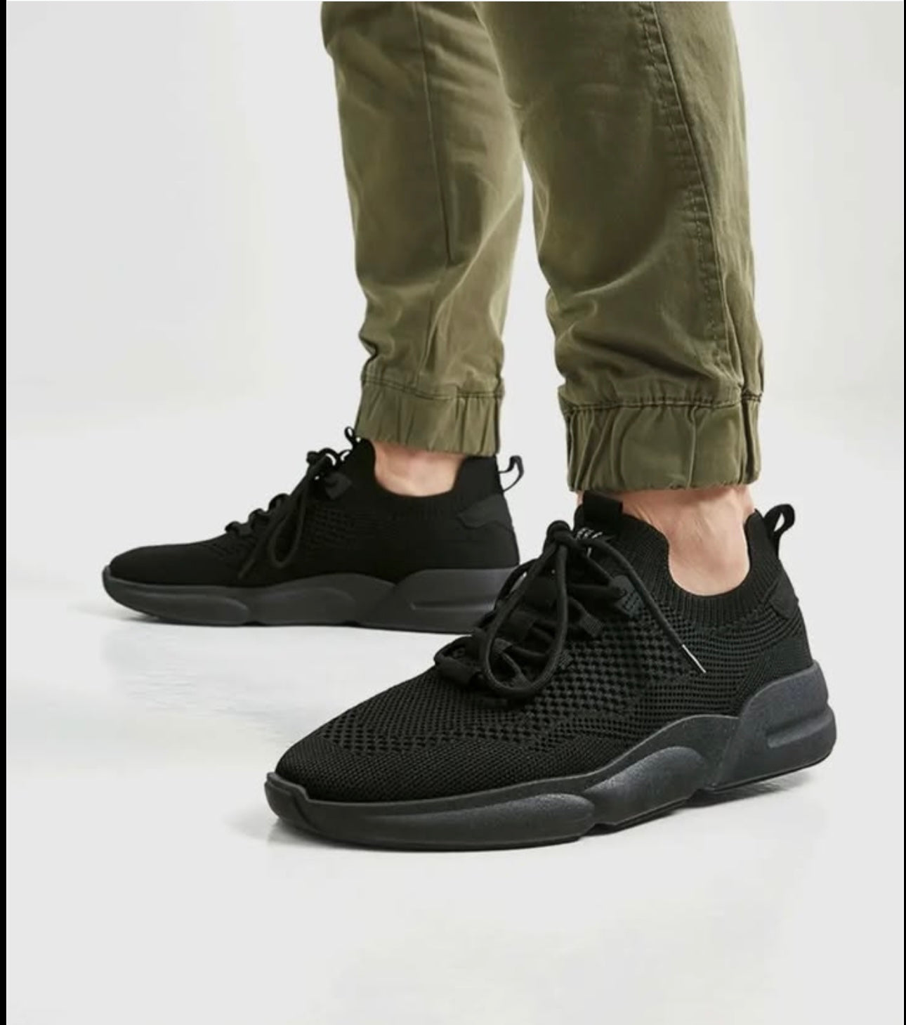 Pull & Bear Knit Racer Trainer in Black