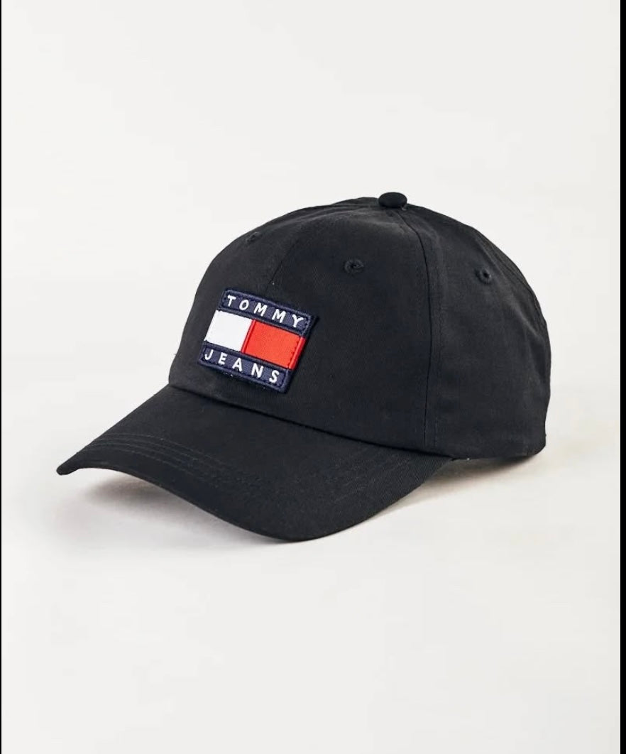 Tommy Hilfiger Baseball Cap in Black