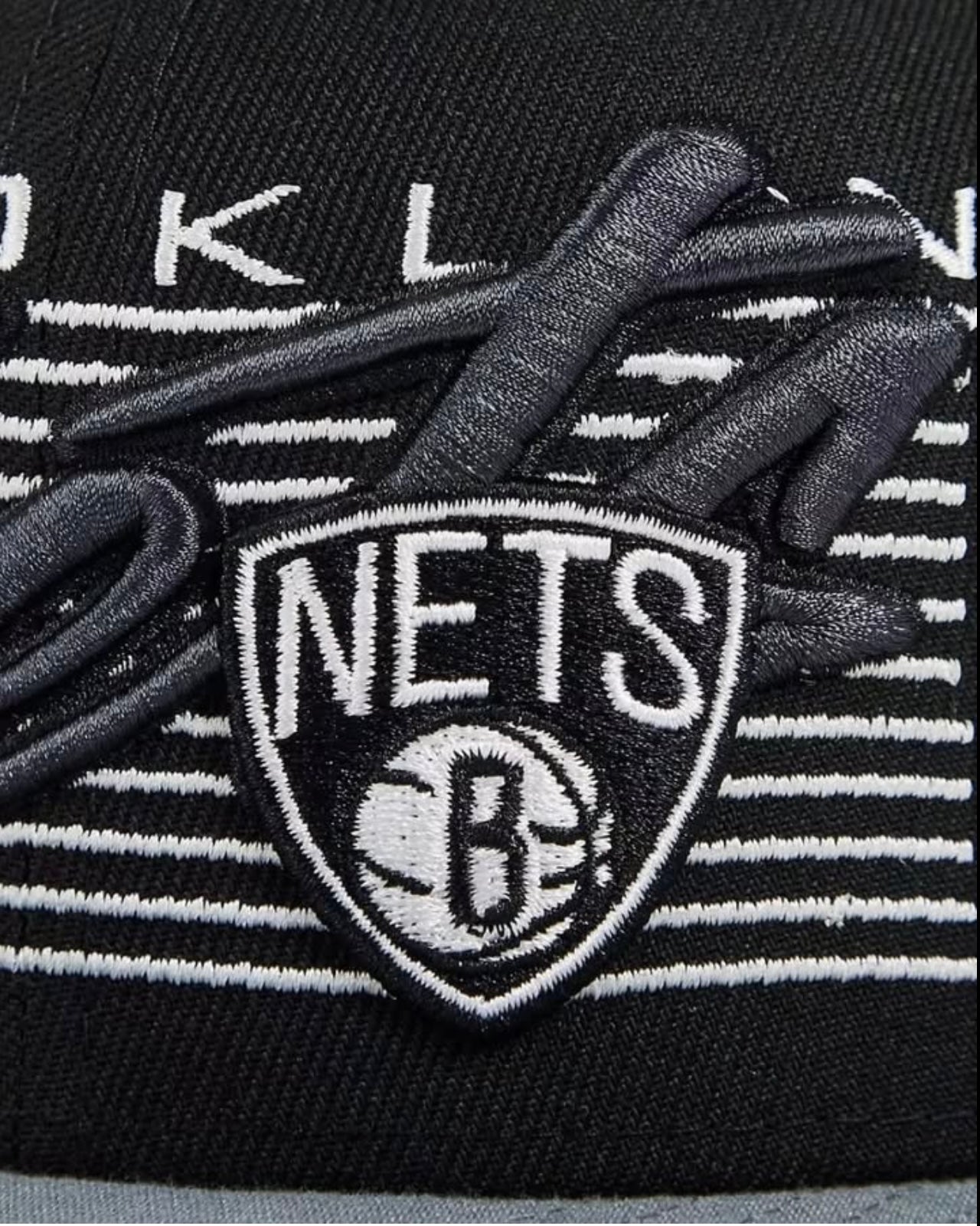 New Era Cap in Grey/ Black