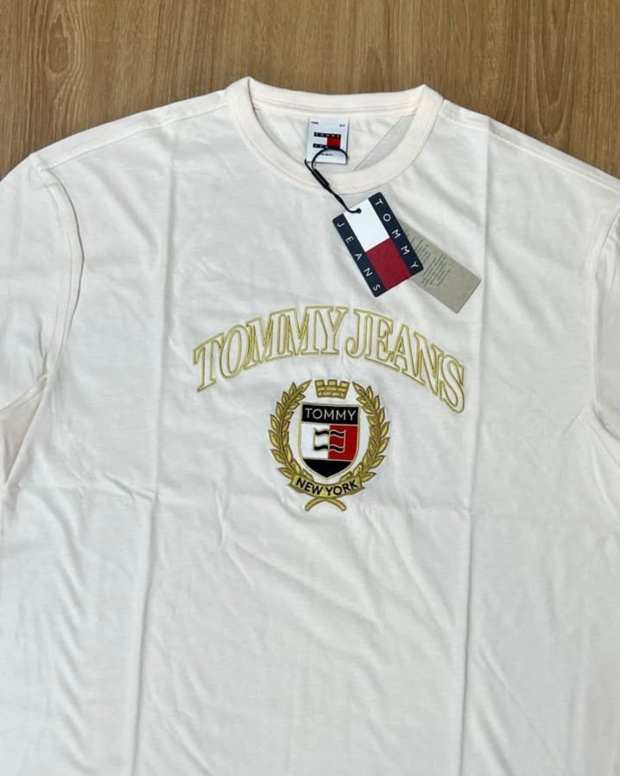Tommy Hilfiger T Shirt in Off White
