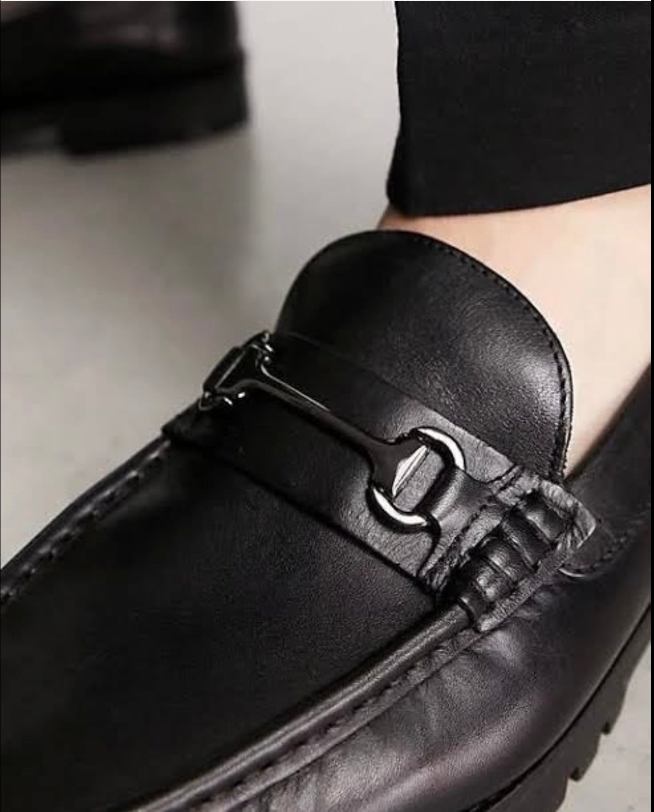 Schuh Ralph Loafers in Black Leather