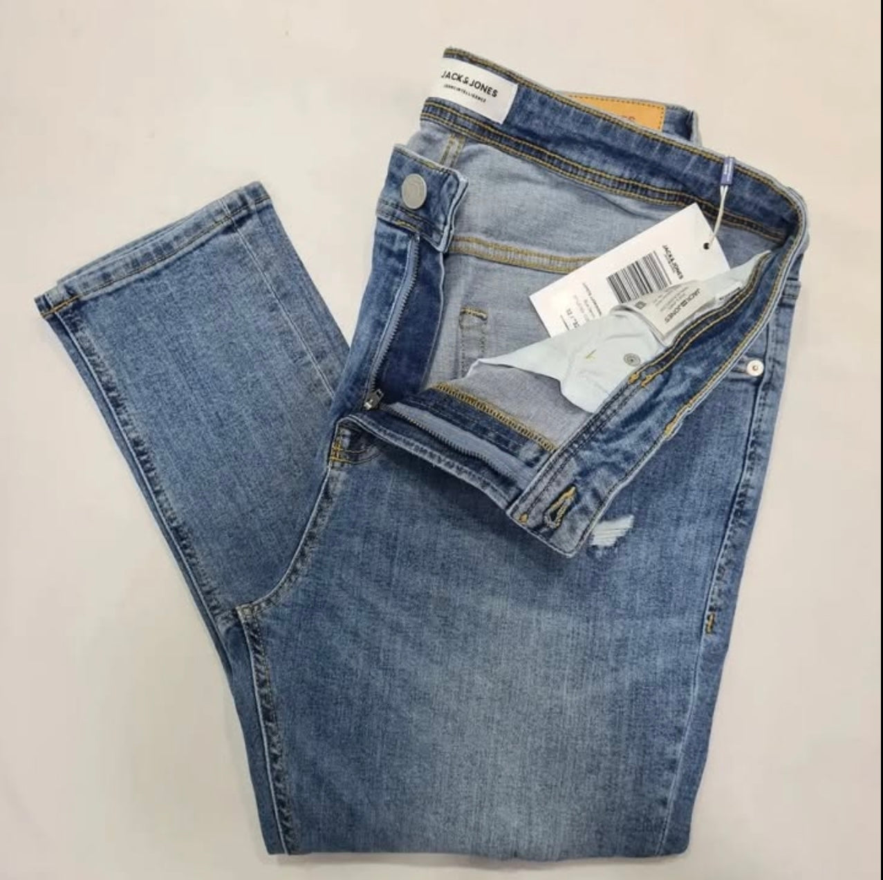 Jack & Jones Carrot Fit Jeans in Light Blue Jeans