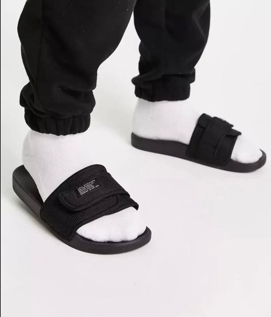 Levi Strauss Slide in Black