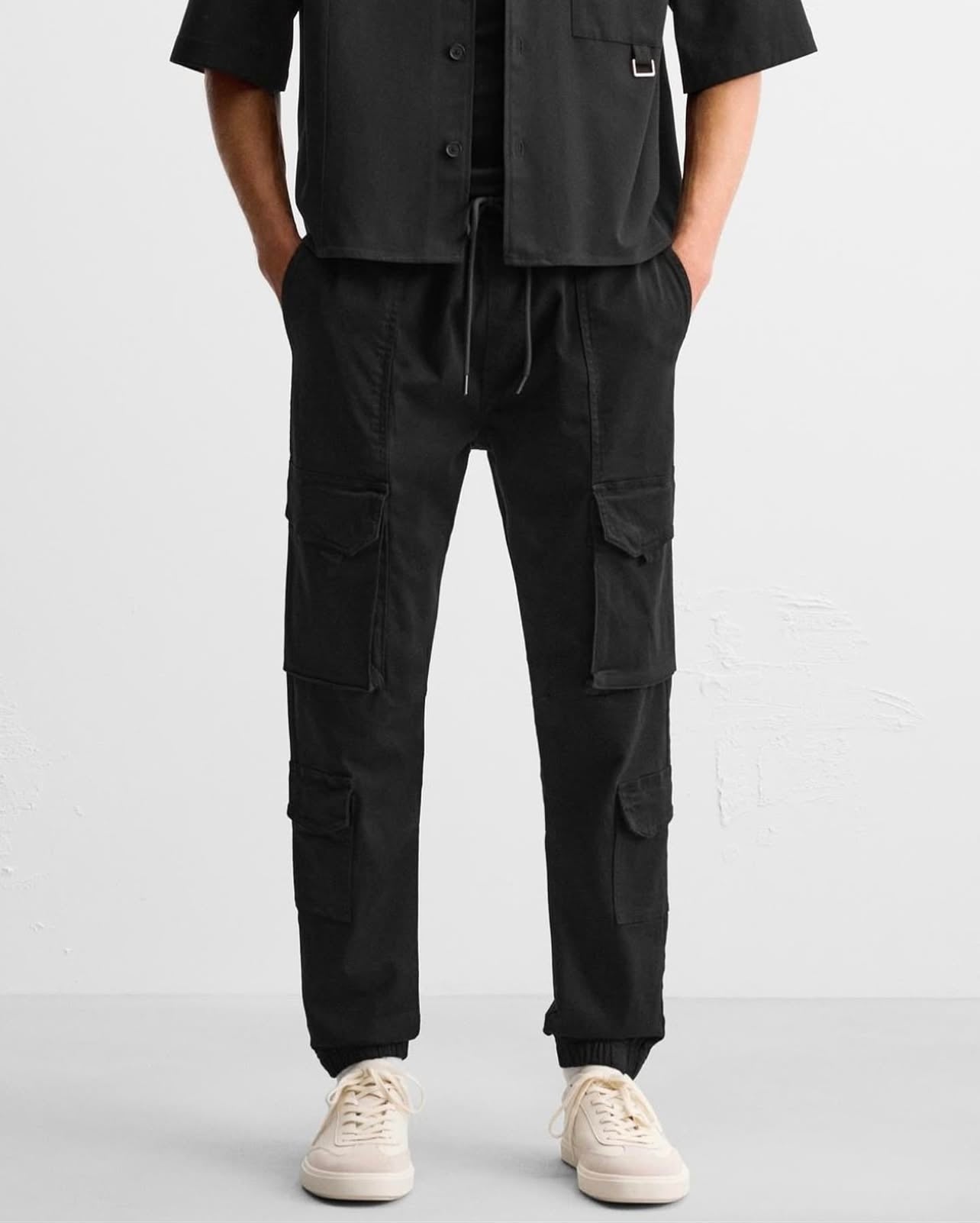Zara Cargo Joggers in Black
