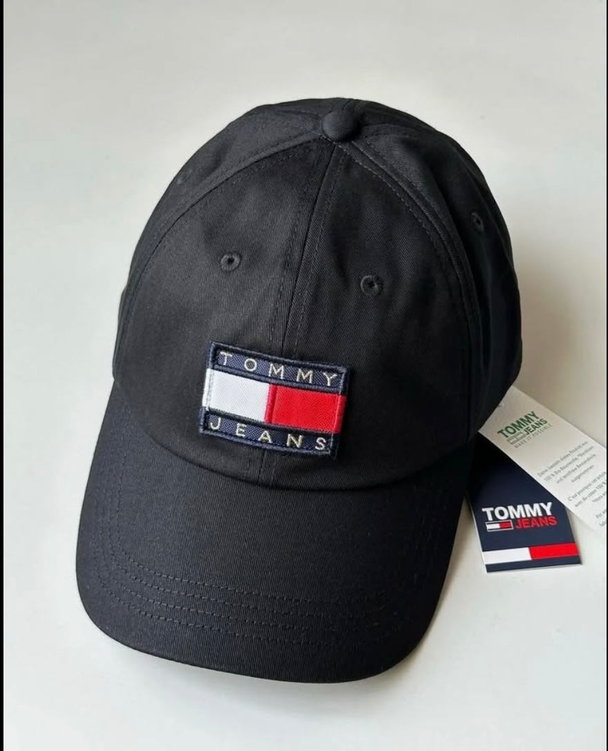 Tommy Hilfiger Baseball Cap in Black