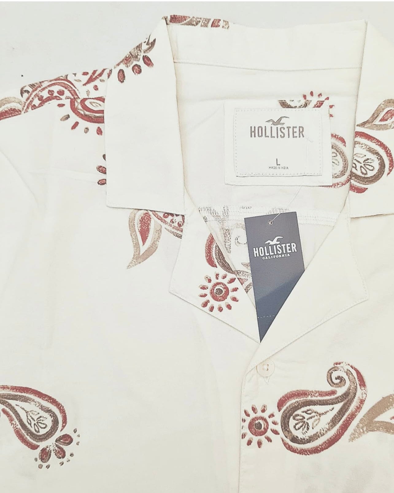 Hollister Off- White Shirt in Paisley Pattern