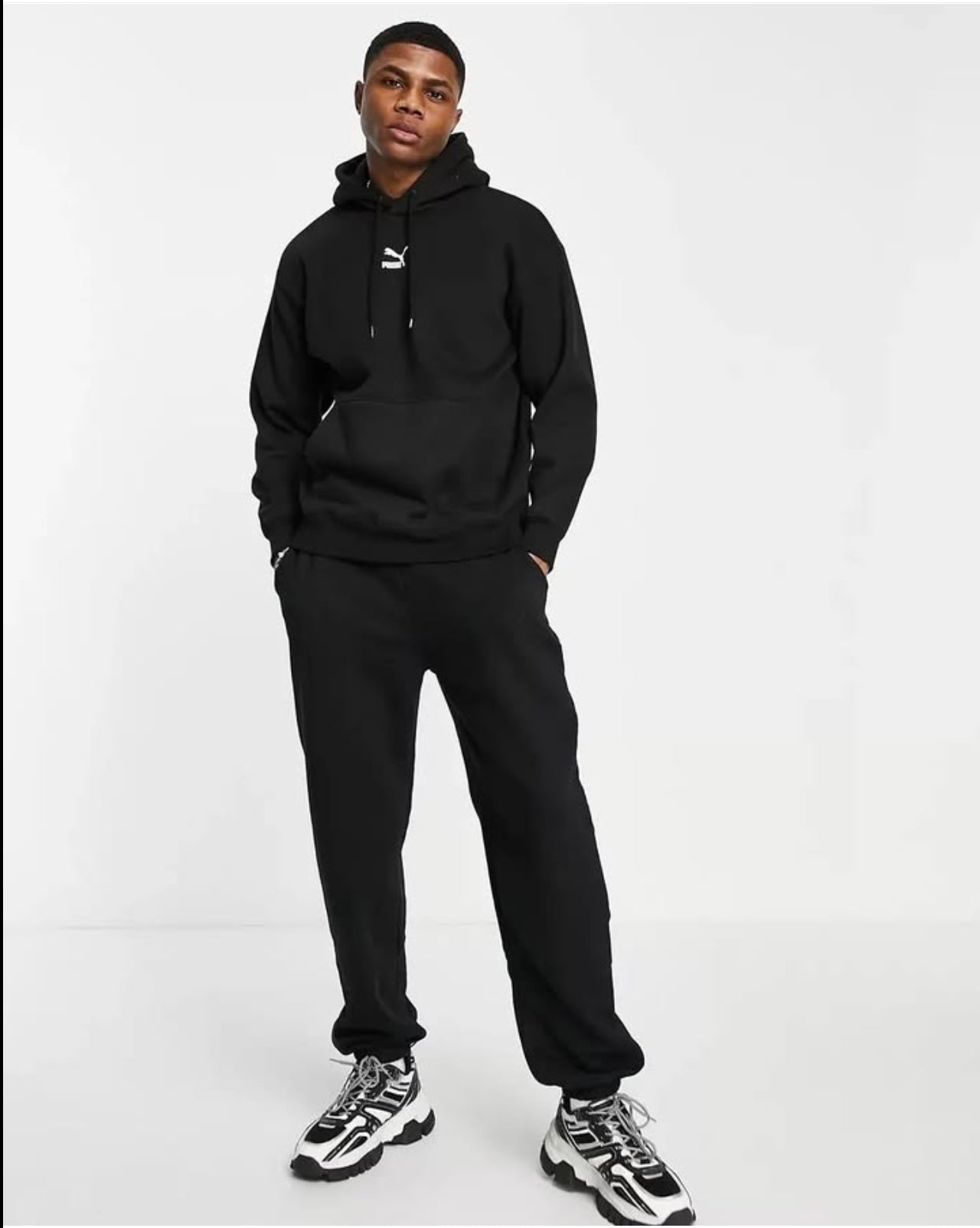 Puma Regular Fit Classics Hoodie in Black
