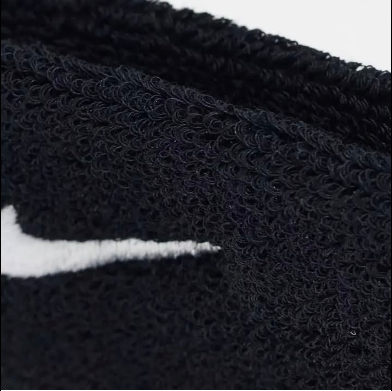 Nike Swoosh Unisex Headband in Black