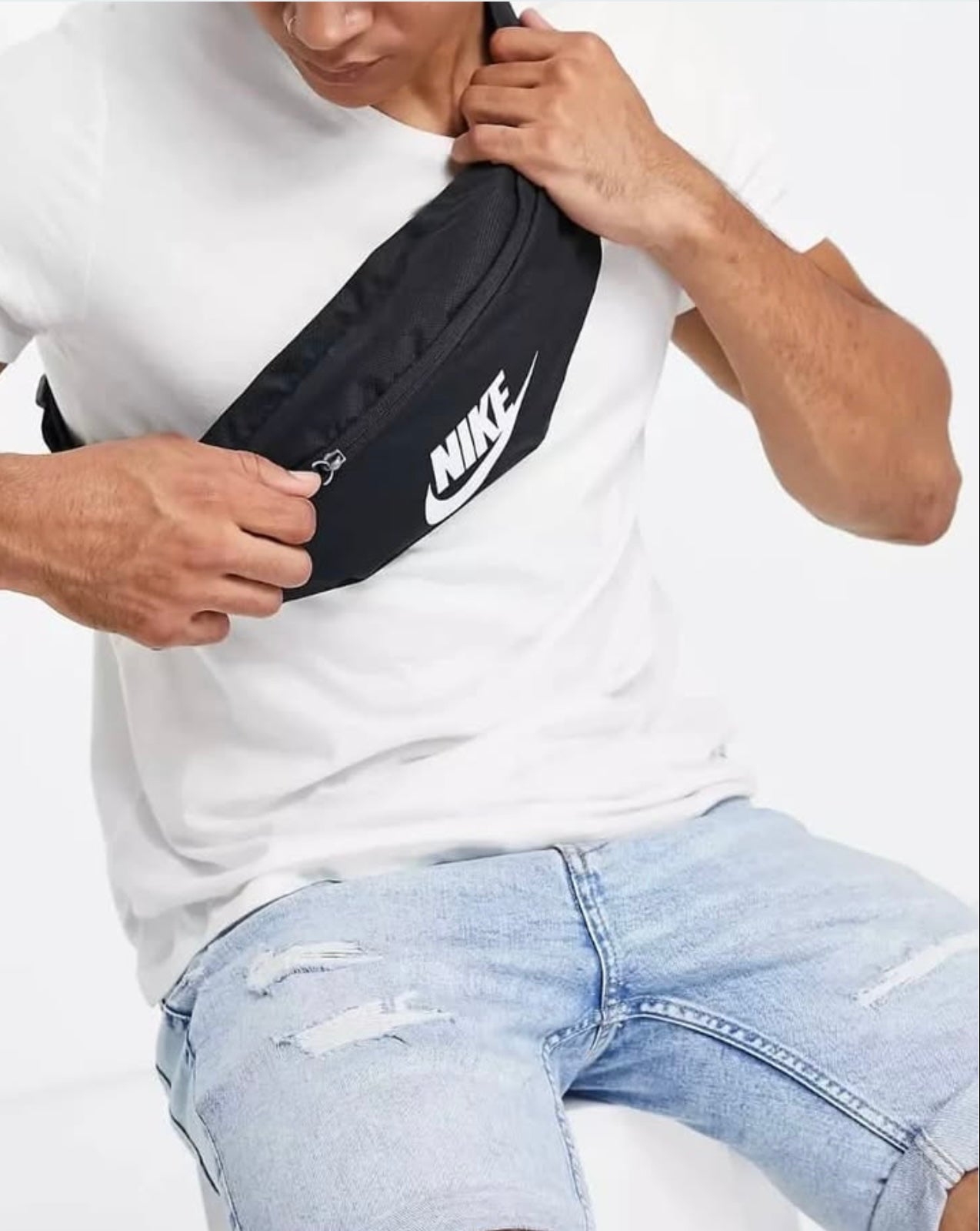 Nike Heritage Bumbag in Black