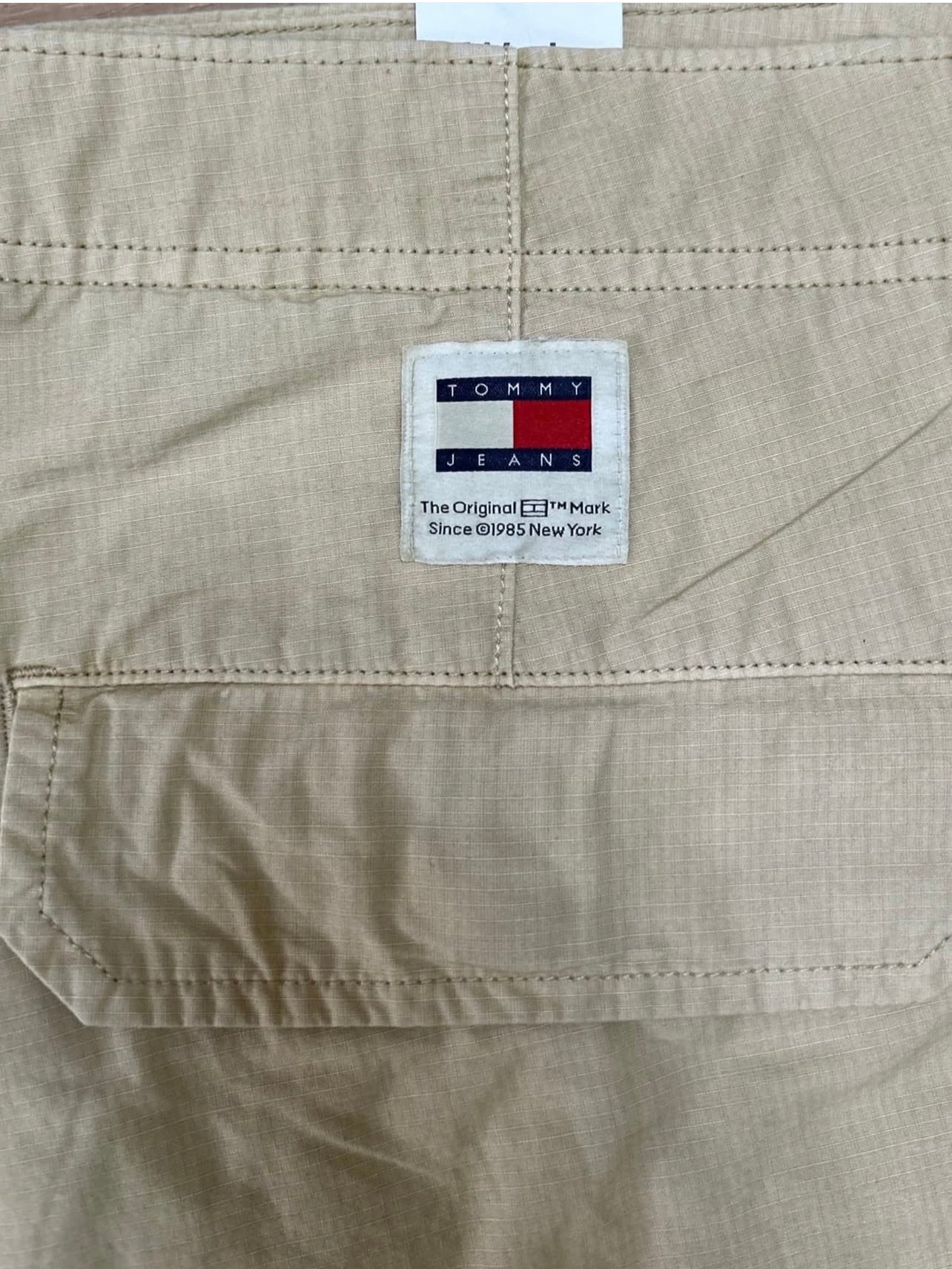 Tommy Hilfiger Cargo Pants in Stone