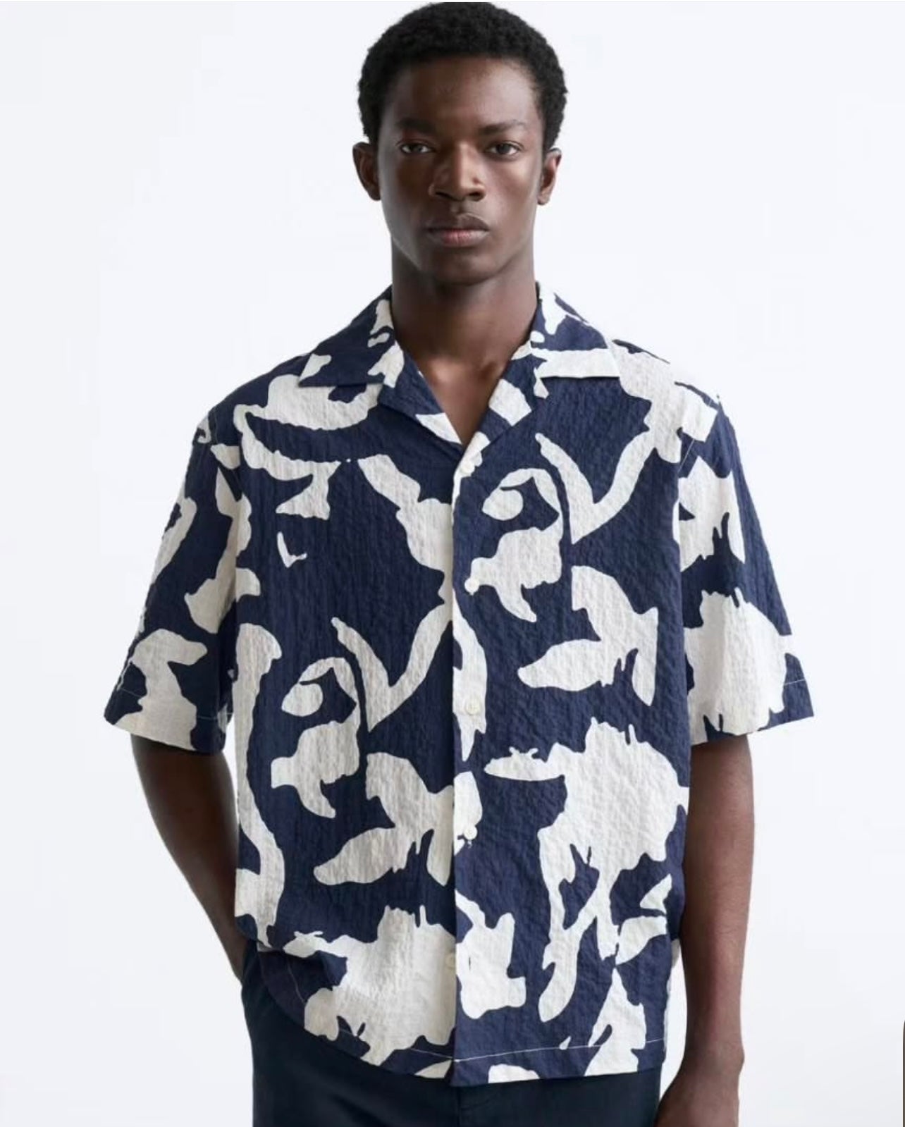 Zara Regular Fit Abstract Print Stretch Cotton Shirt in Navy & White
