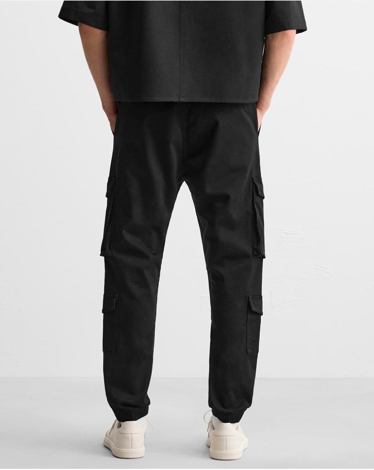 Zara Cargo Joggers in Black