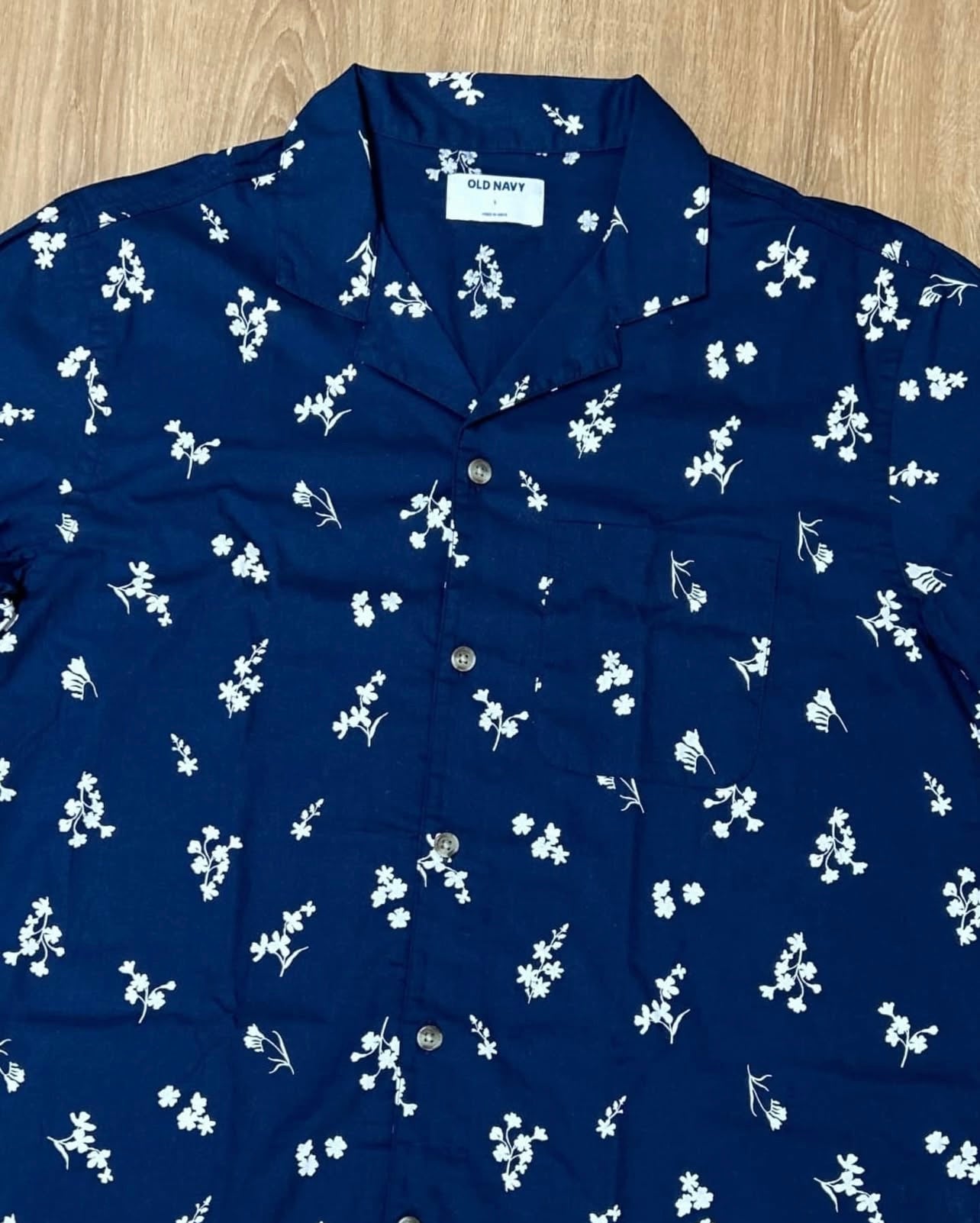 Old Navy Shirt in Navy Pattern