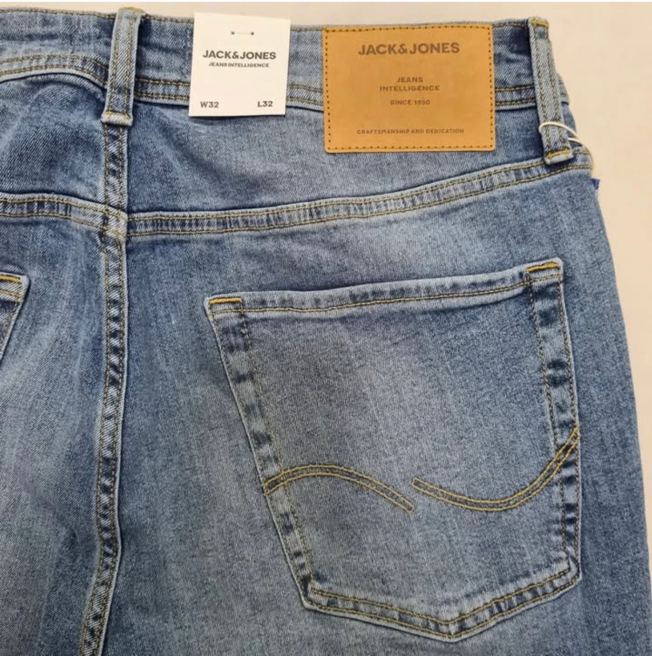 Jack & Jones Carrot Fit Jeans in Light Blue Jeans
