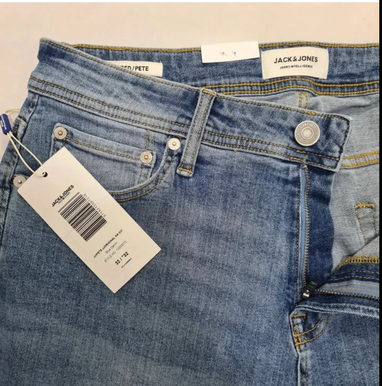 Jack & Jones Carrot Fit Jeans in Light Blue Jeans