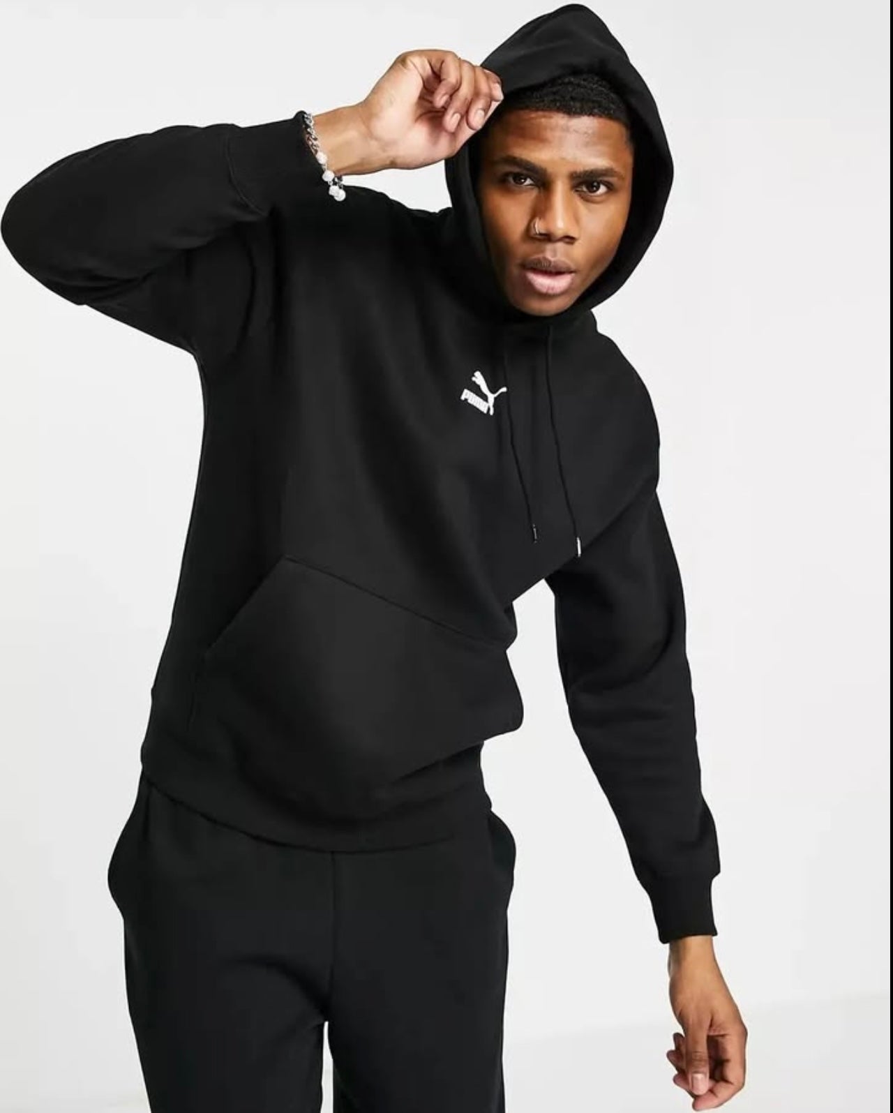 Puma Regular Fit Classics Hoodie in Black