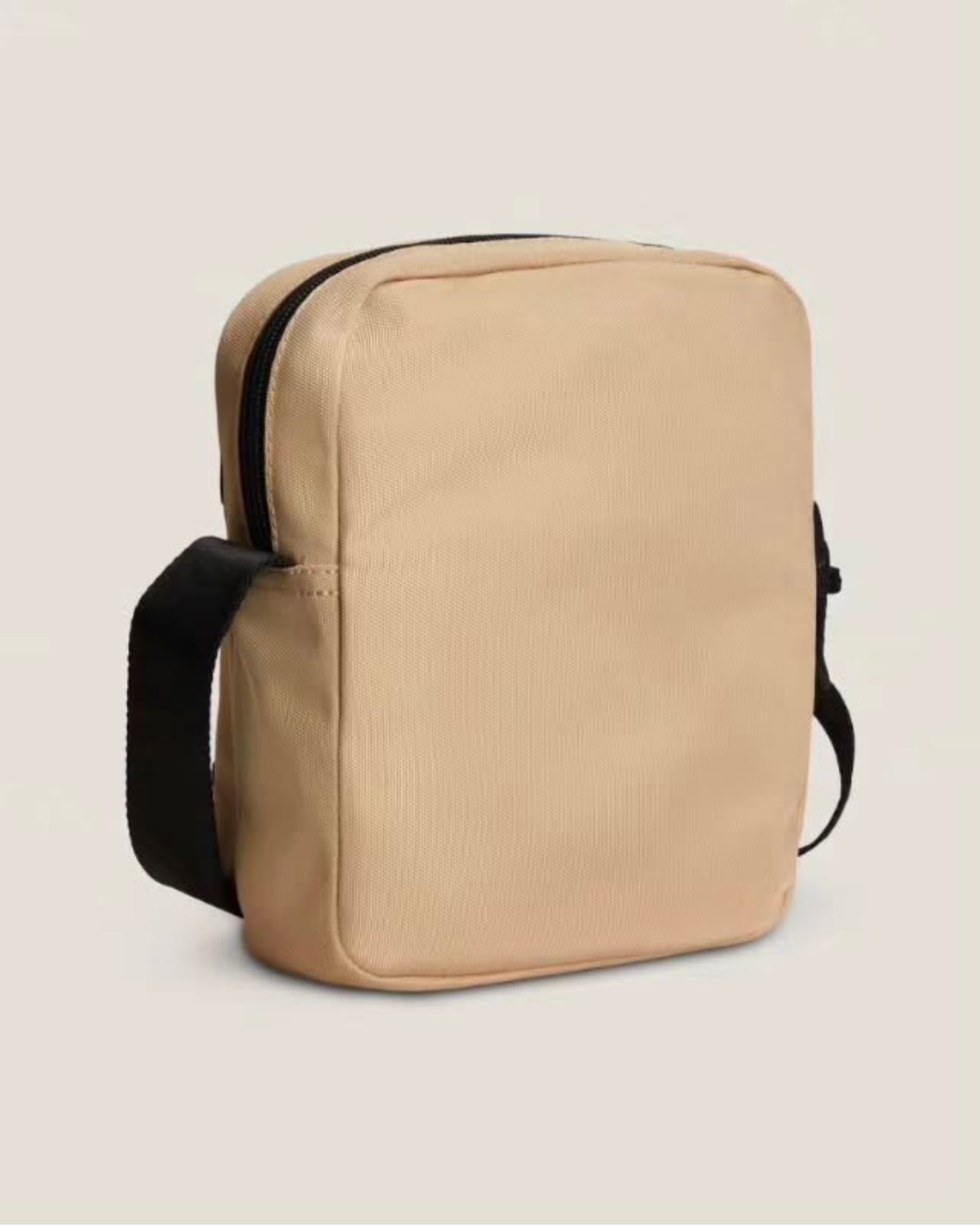 Tommy Hilfiger Crossbody Bag in Sand