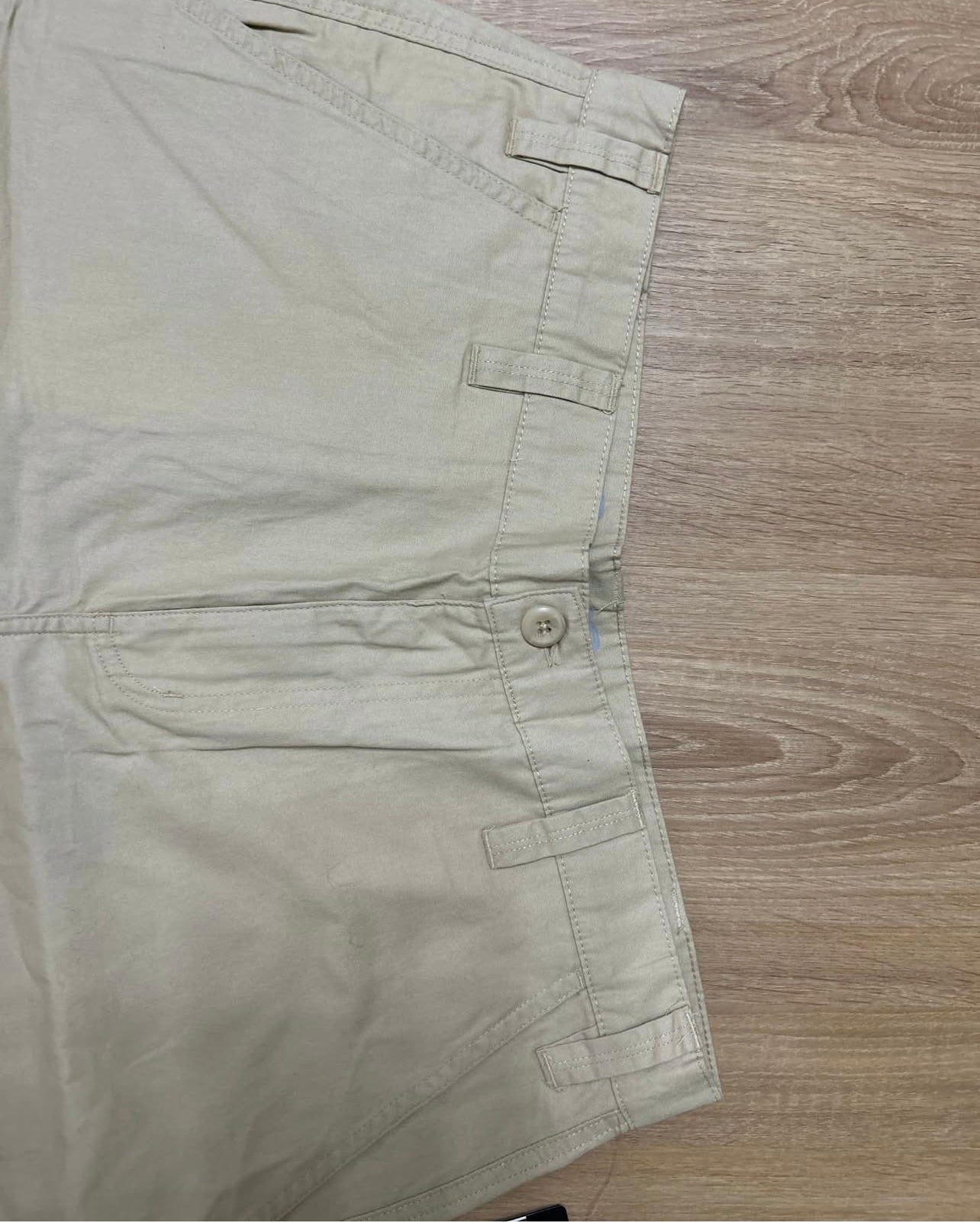 Eddie Bauer Shorts in Khaki Brown