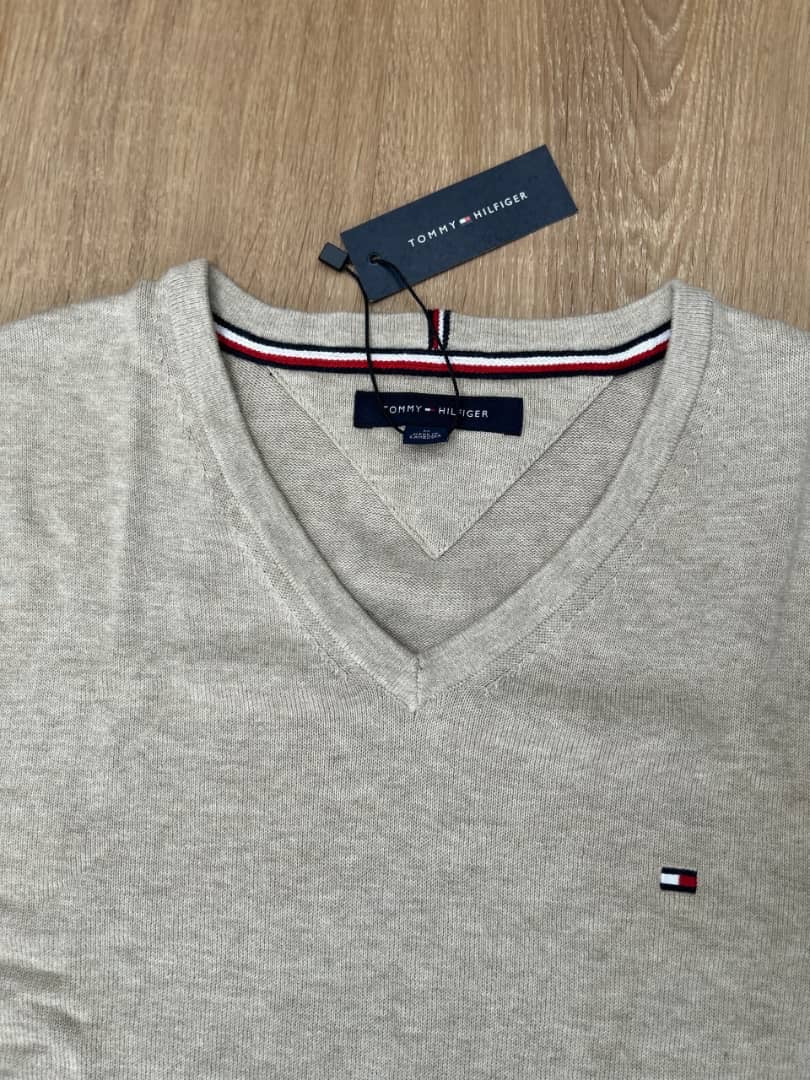 Tommy Hilfiger V Neck Sweater in Oatmeal