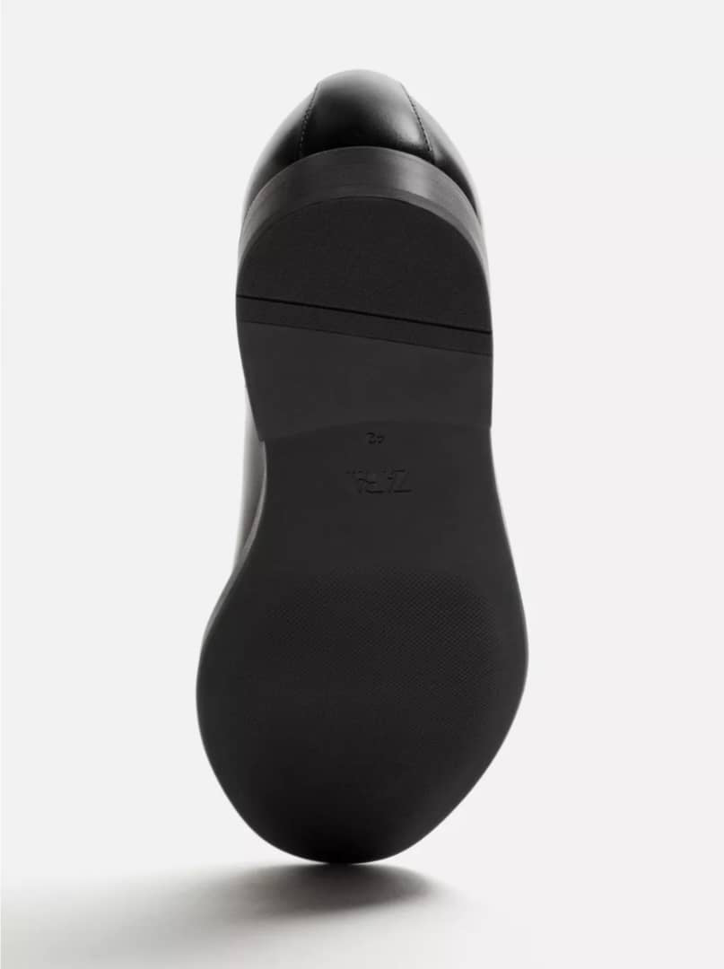 Zara Leather Shoe With Buckle in Black