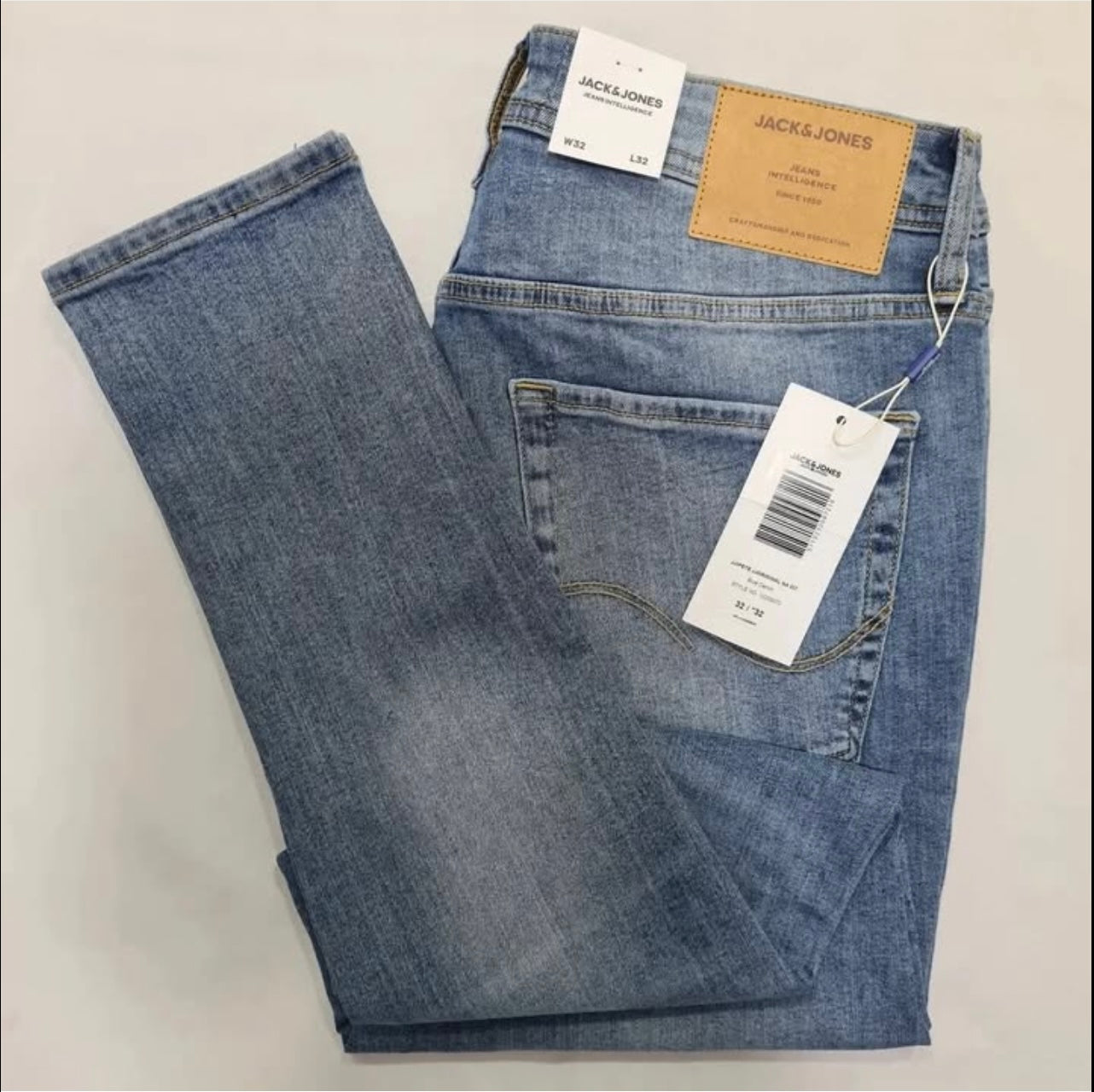Jack & Jones Carrot Fit Jeans in Light Blue Jeans
