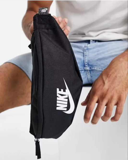 Nike Heritage Bumbag in Black