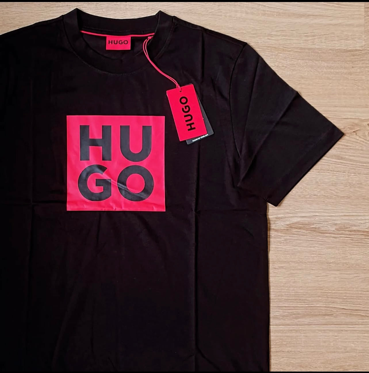 Hugo Boss  T-shirt in Black