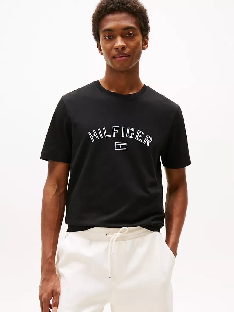 Tommy Hilfiger Regular Fit T-Shirt in Black