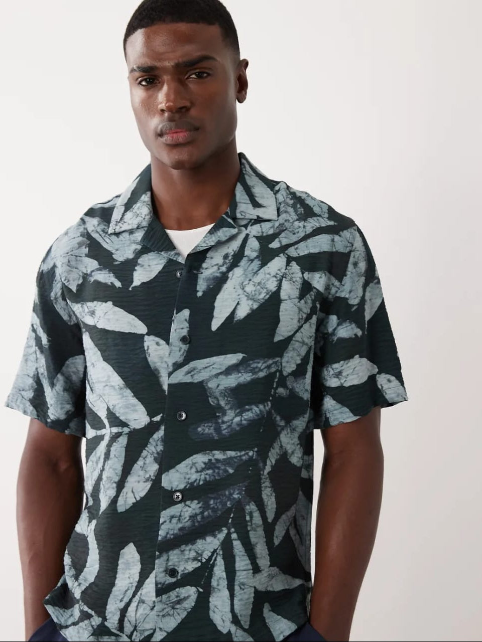 Mango Regular Fit Abstarct Leaf Print Shirt In Green
