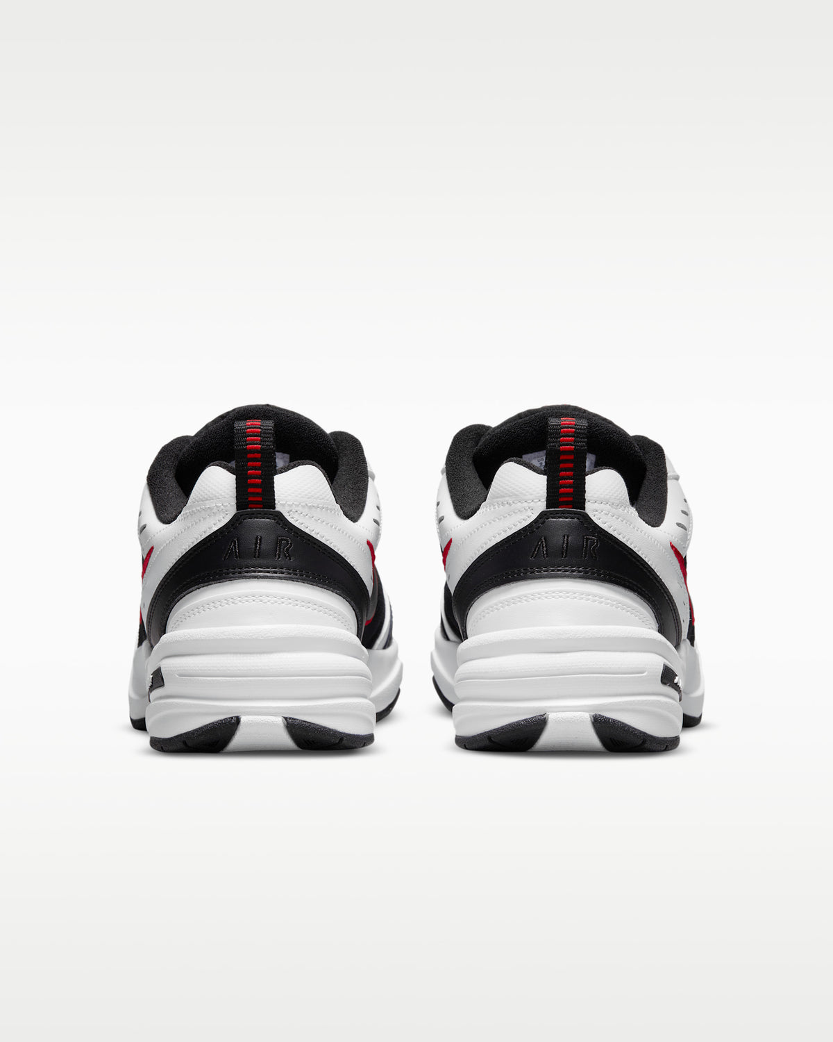 Nike Monarch IV Sneaker