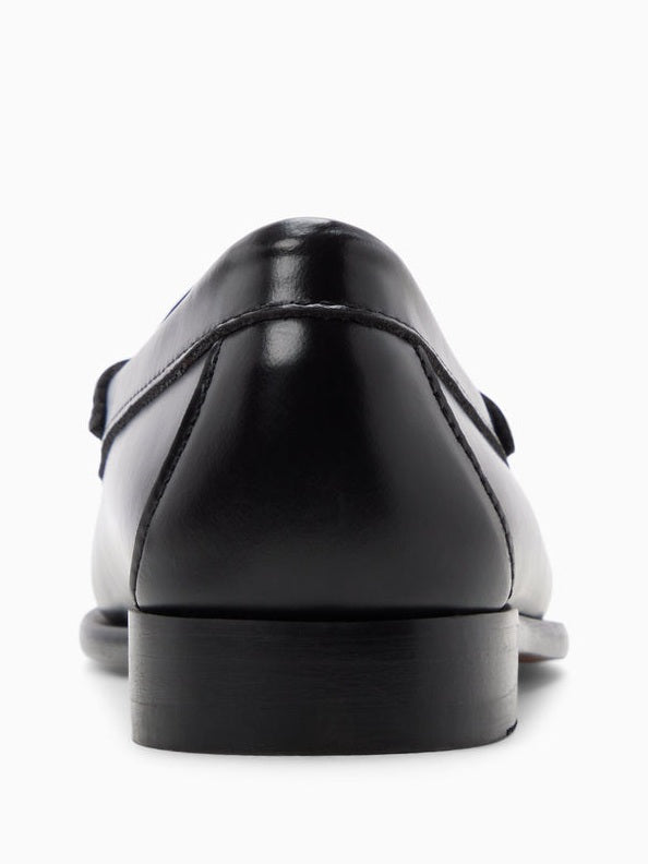 G.H. BASS Weejuns Larson Penny Loafers in Black
