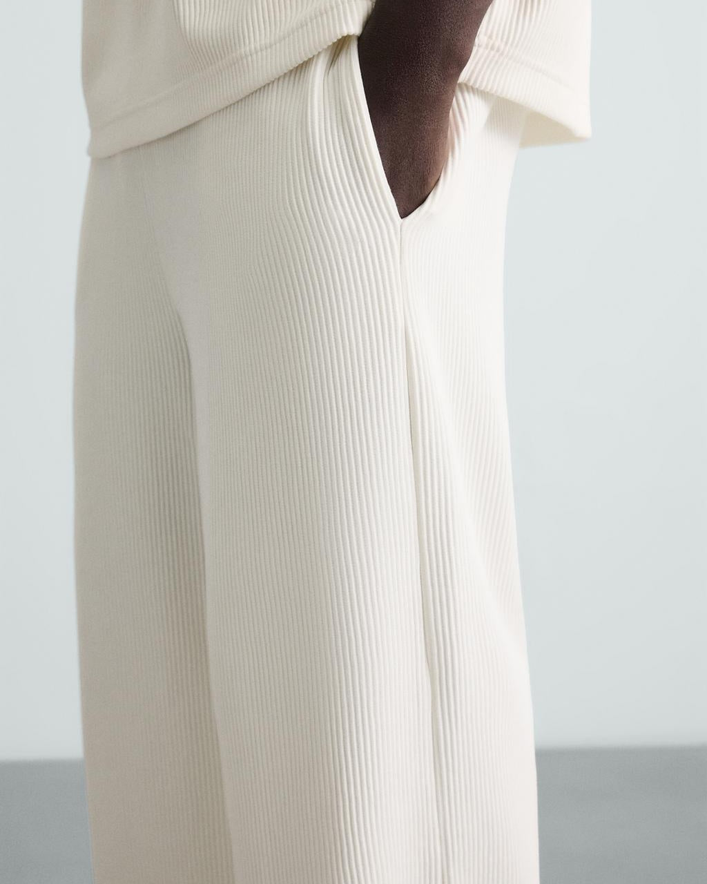 Zara Relaxed Fit Vertical Textured Pant