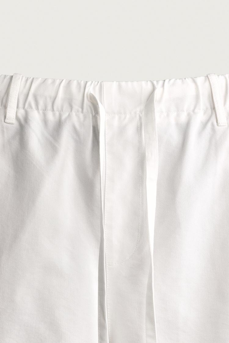 Zara Regular Fit Cotton-Lyocell Short In White